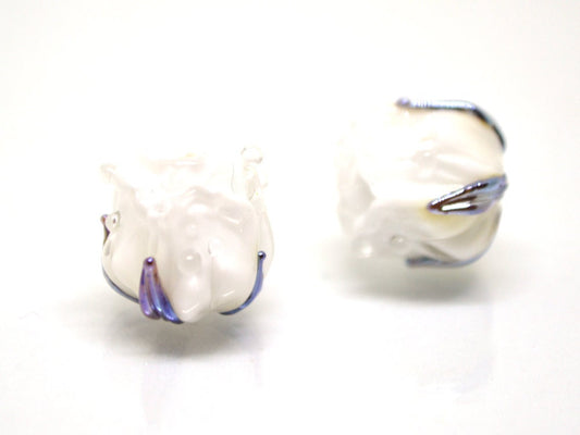 White silver rosebud beads, white floral lampwork, Glass rose beads, Lampwork pair, Flower bud beads, Floral jewelry making