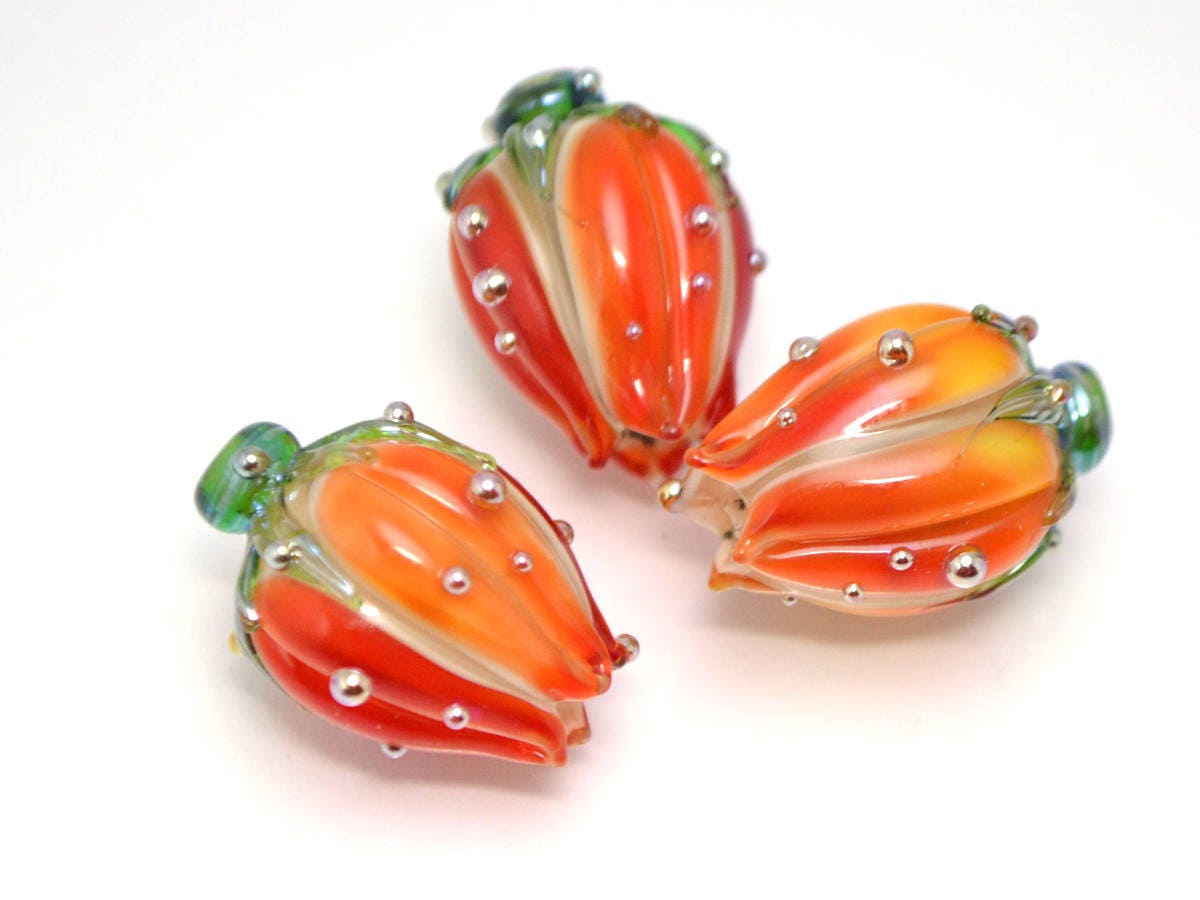 Red rosebud Handmade Lampwork Beads Artisan Lampwork Flower Glass Beads Red Orange Glass Beads Glass Floral Lampwork Flower Bud Rose Beads