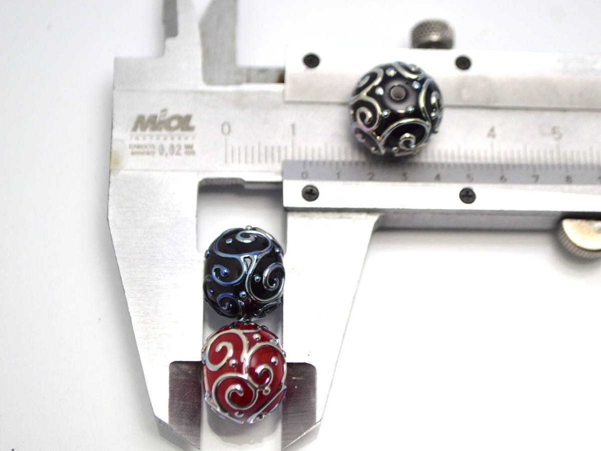 black red lampwork handmade bead artisan lampwork bead set jewelry making round bead silver curl dots red and black glass lampwork beads