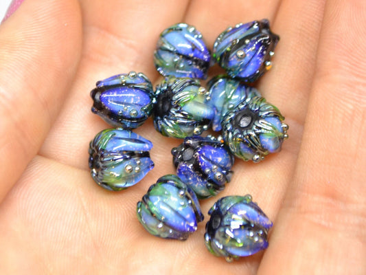 Blue green flower glass beads, Artisan lampwork floral beads, 10mm flower beads, garden beads, floral theme bead Handmade Lampwork bead set