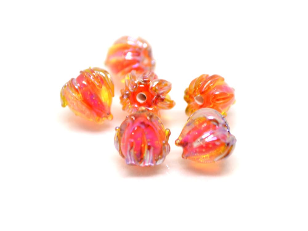 Orange silver flower beads, 7mm glass beads, Small flower beads, Netting pattern beads, Flower glass beads,Tiny glass bead,Artisan lampwork