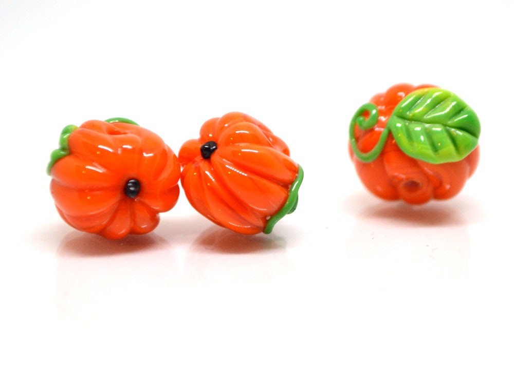 Handmade glass pumpkin beads, Orange lampwork bead, Miniatures Pumpkin, Fall Decor, Autumn Decor, Thanksgiving decor