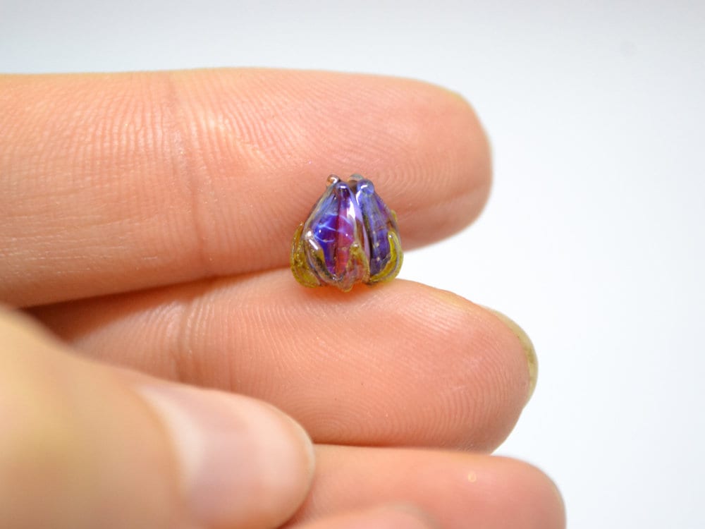 Magenta purple flower beads, Glass floral beads, Fuchsia pink glass beads, Lampwork flower beads, 7mm flower beads, Artisan lampwork