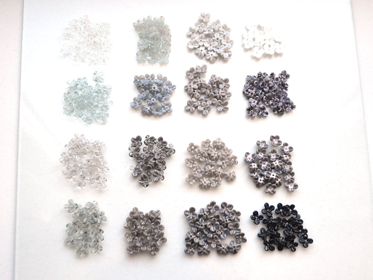 Gray small flower beads, Black cute flowers for headband, White tiny flowers, mini glass flowers, transparent lampwork beads