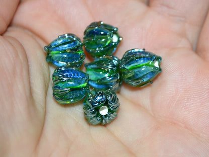 Green silver flower beads, Emerald green lampwork flower, 10mm flower beads, Glass flower, Floral lampwork, Artisan lampwork, transparent