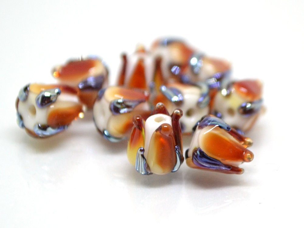Red small lampwork beads, Transparent red white flower beads, Tiny glass beads, 7mm flower beads, Artisan lampwork