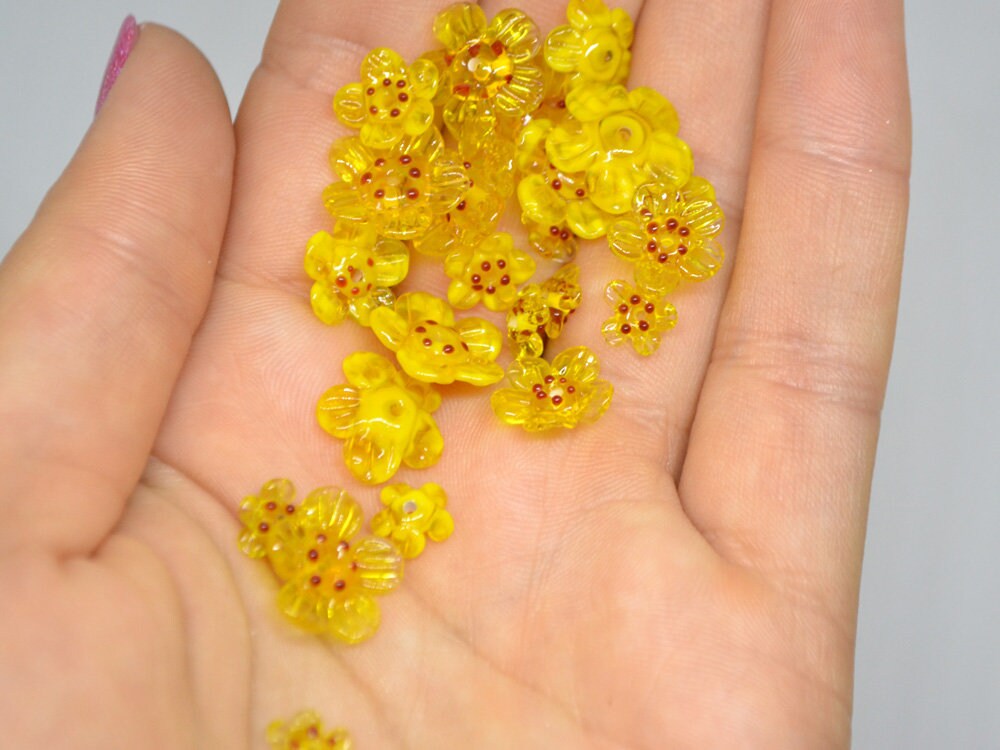 Sunny yellow flower glass beads|Set of 12pcs|Transparent|Opaque|Artisan Lampwork|Bright yellow|Bead set|Sunshine yellow|Floral lampwork bead