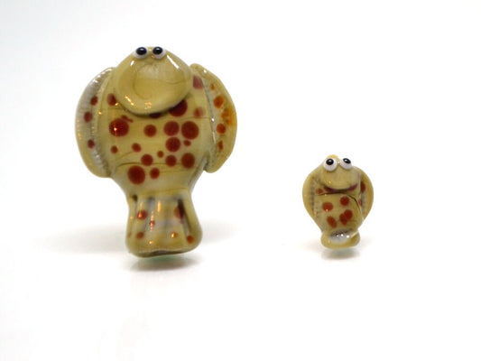 Lampwork fish beads, Green glass flounder, Lampwork flounder, Glass fish, River fish beads, avocado green