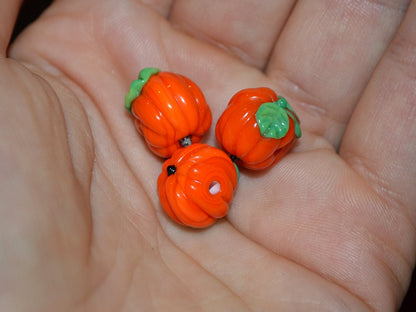 Handmade glass pumpkin beads, Orange lampwork bead, Miniatures Pumpkin, Fall Decor, Autumn Decor, Thanksgiving decor
