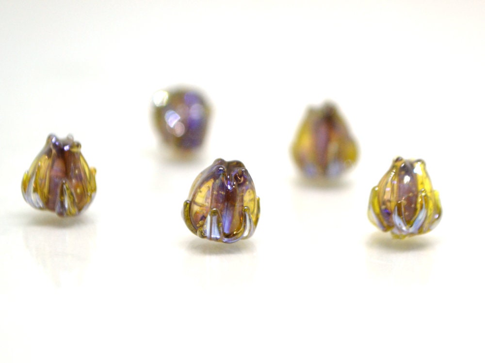 Purple green flower beads, Purple yellow floral beads, Netting pattern beads, 7mm glass beads, Tiny flower beads, Artisan lampwork beads