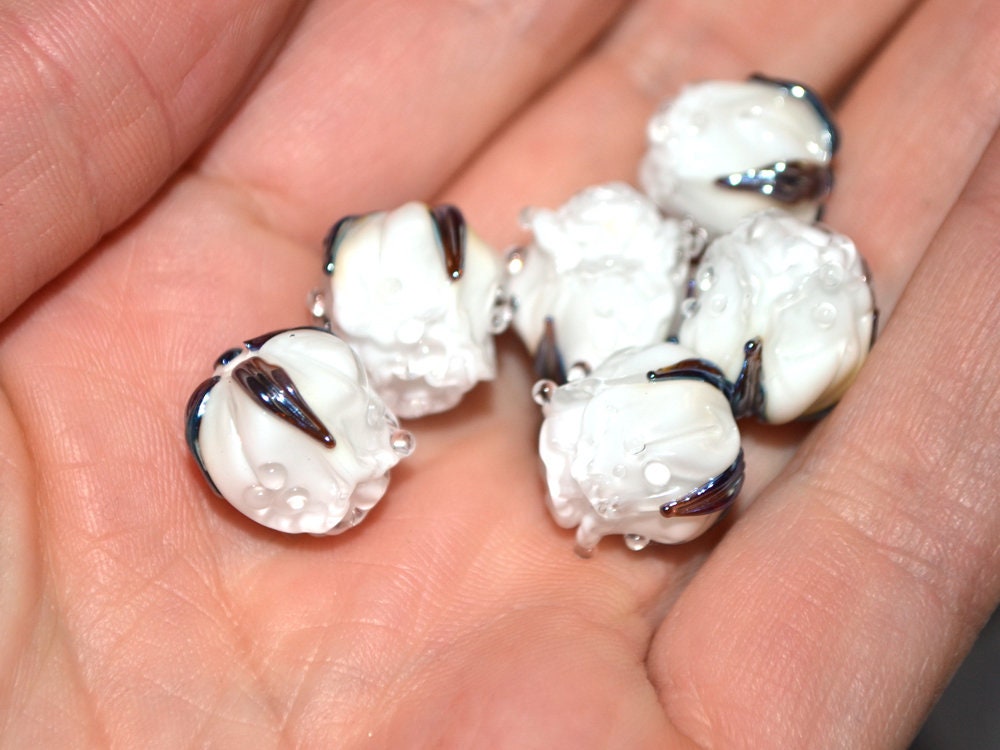White silver rosebud beads, white floral lampwork, Glass rose beads, Lampwork pair, Flower bud beads, Floral jewelry making