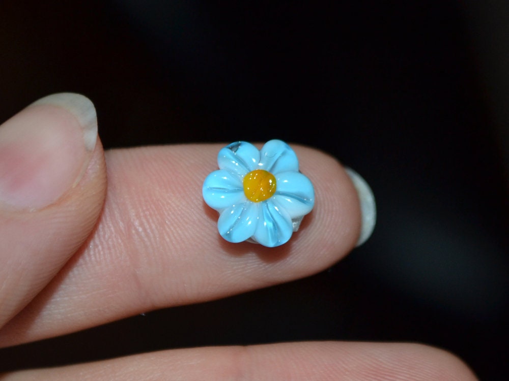 Sky blue Chamomile beads, Lampwork Chamomile flower bead, Aquamarine blue beads, Lentils beads, Blue flower bead, Baby blue, Field flower