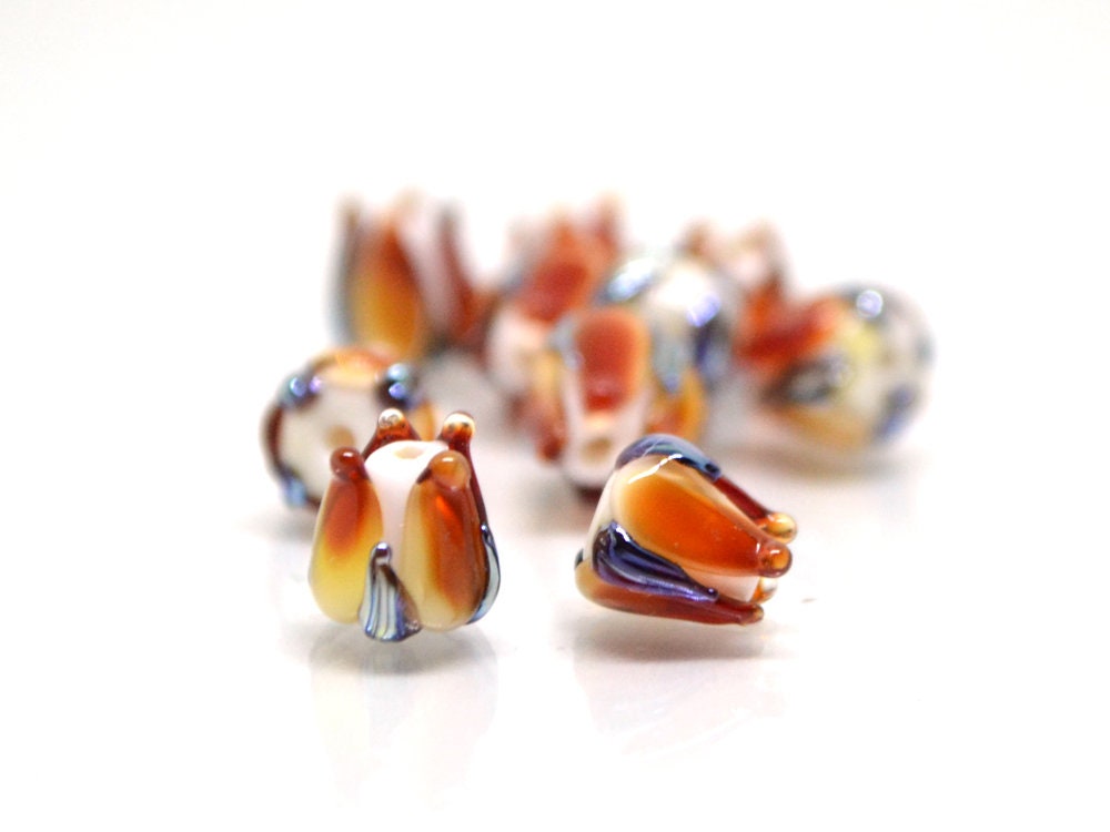 Red small lampwork beads, Transparent red white flower beads, Tiny glass beads, 7mm flower beads, Artisan lampwork