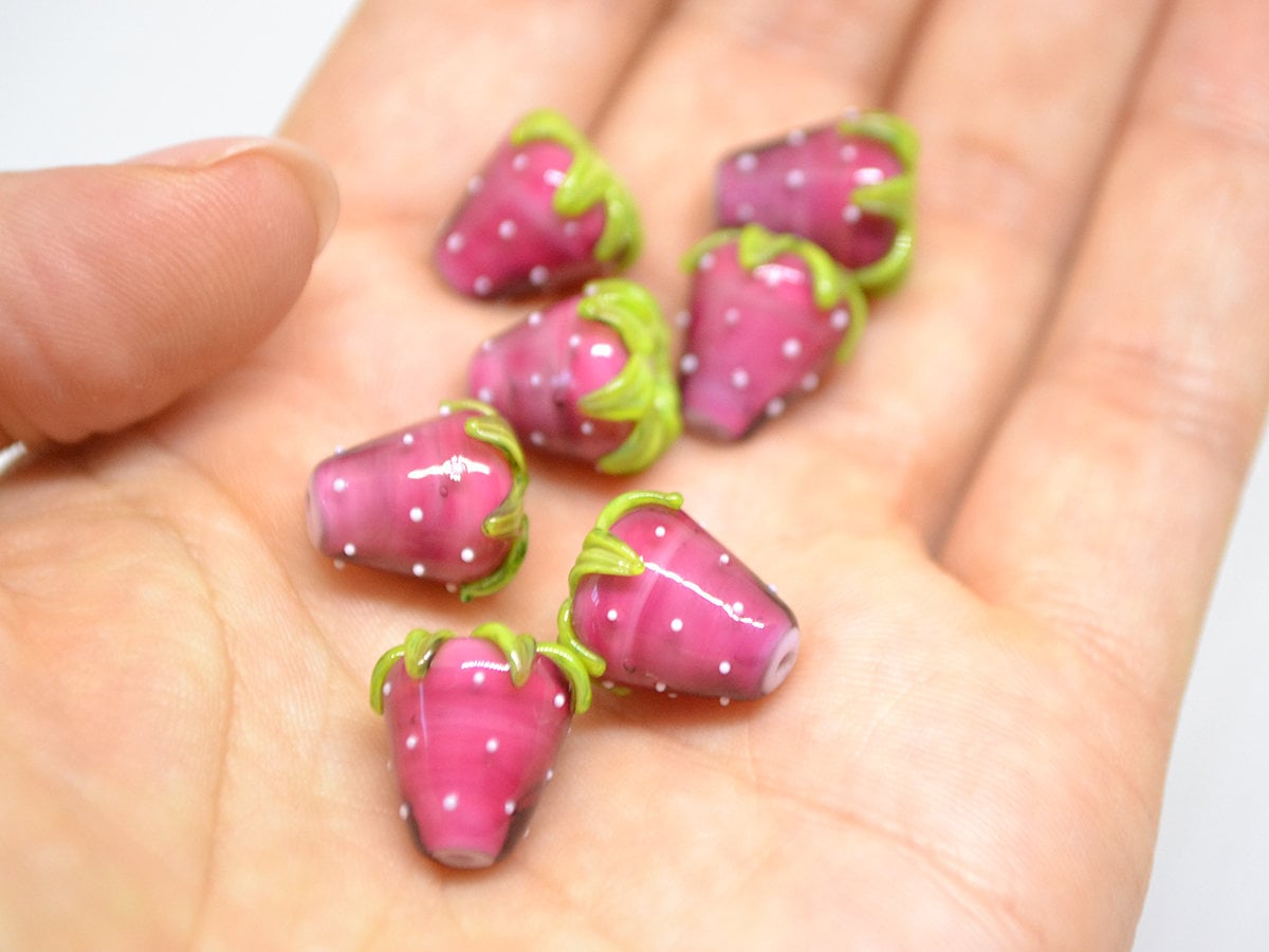 Fuchsia Strawberry glass beads, Magenta berry beads, Lampwork berry beads, Lampwork berries, Lampwork strawberry, Glass berries