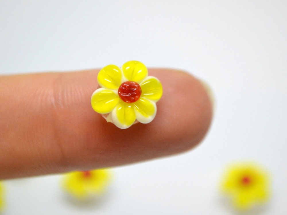 Yellow Chamomile beads, Lampwork Chamomile flower bead, Yellow and red beads, Lentils beads, Yellow floral lampwork