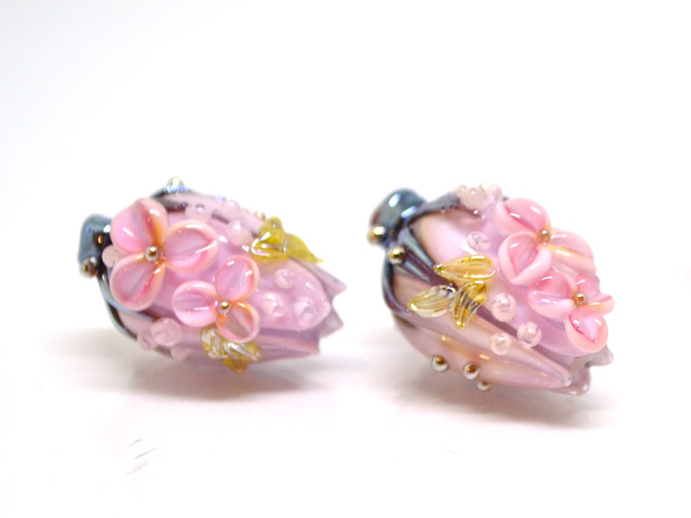 Glass flower bouquet on lampwork bud beads, Miniature glass flowers, Artisan lampwork, Light pink glass flower beads