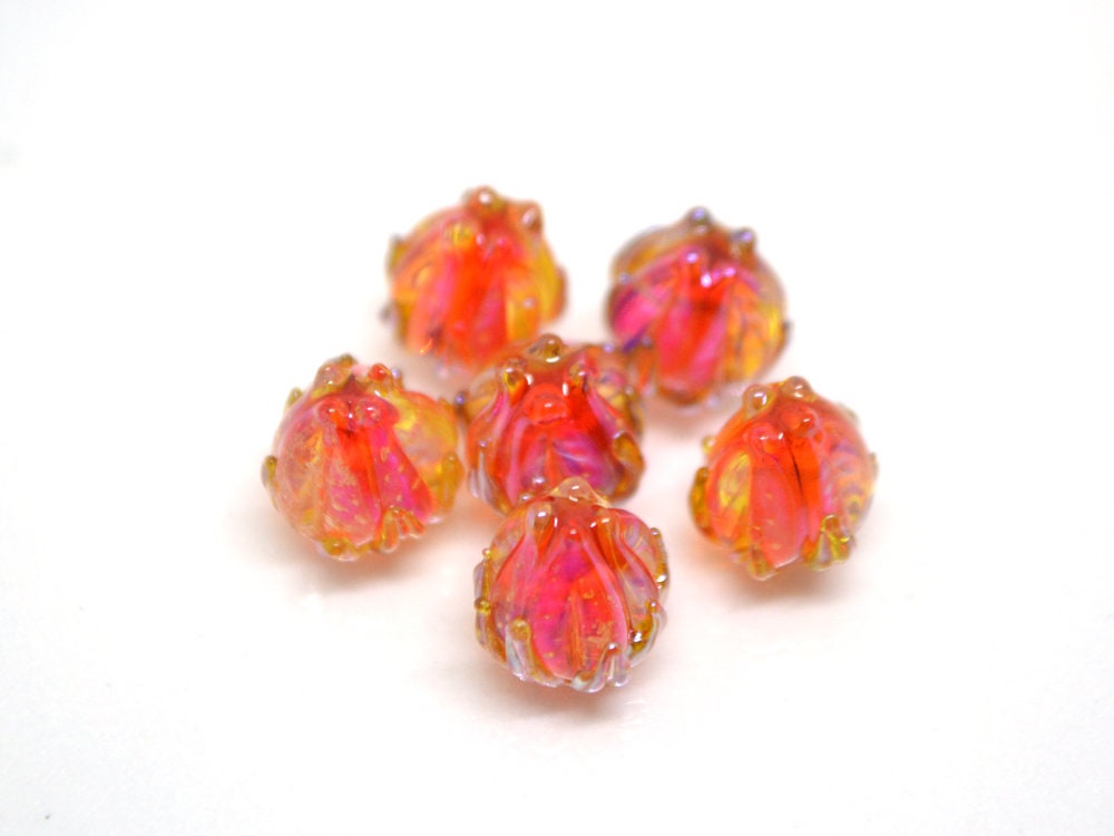 Orange silver flower beads, 7mm glass beads, Small flower beads, Netting pattern beads, Flower glass beads,Tiny glass bead,Artisan lampwork