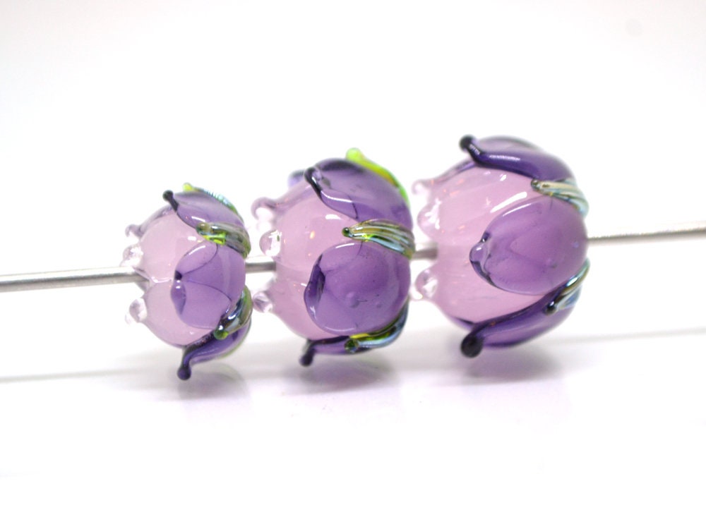 Lavender pink flower beads, Lampwork floral beads, Amethyst flower beads, Lilac glass beads, Purple flower beads, Beads for earrings