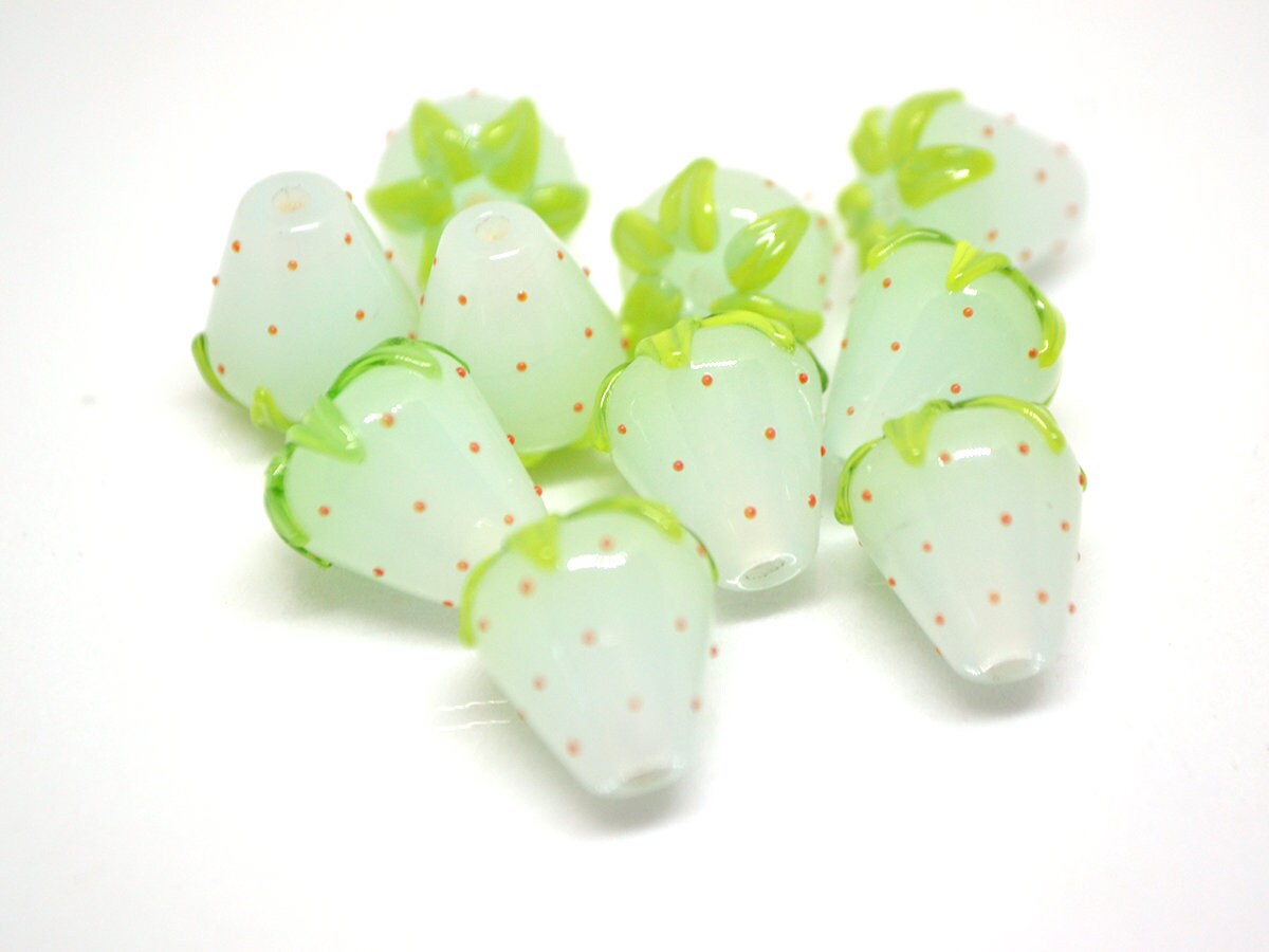 Pale blue Strawberry beads, Lampwork berry beads, Lampwork strawberry, Blue Berry beads, Artisan Lampwork, Berry jewelry, Glass berries