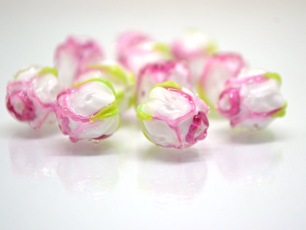 Amazing pink white rose bud beads, lampwork rosebud, Glass rose beads, Artisan lampwork, Floral Jewelry, Jewelry making, Flower lampwork