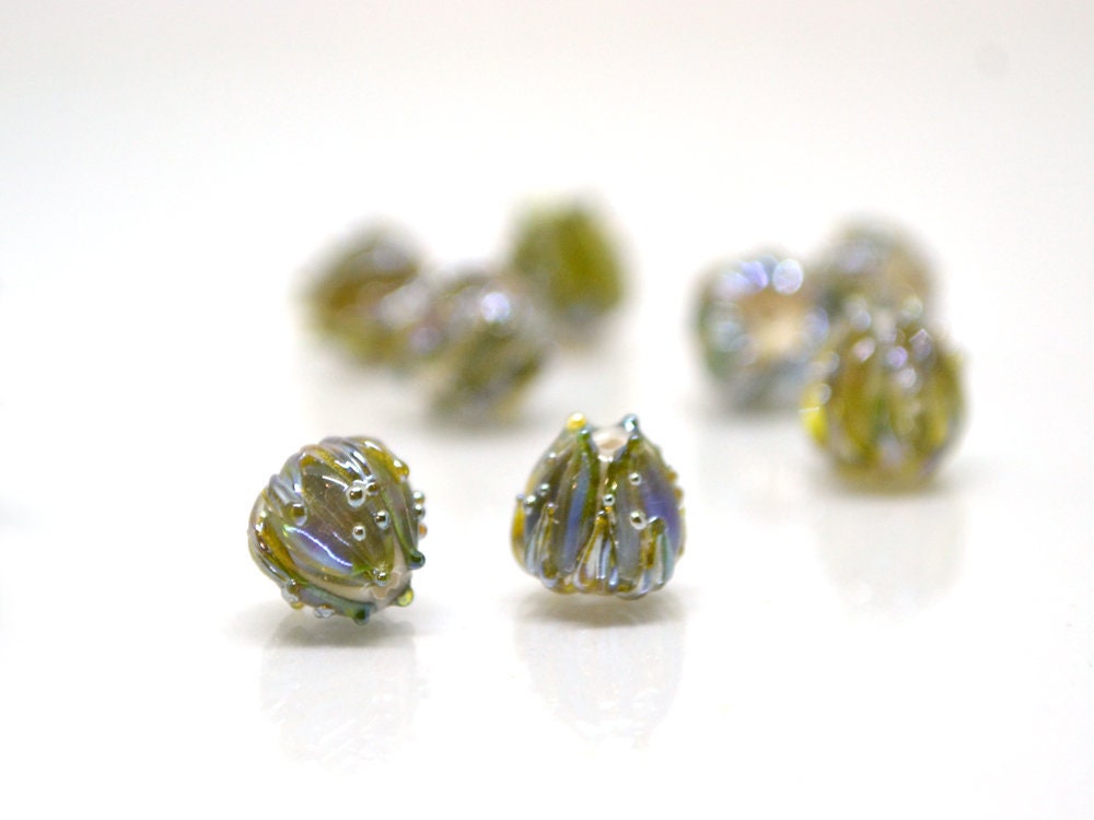 Olive gold flower beads, 7mm glass beads, Small flower beads, Tea green floral beads, Tiny flower beads