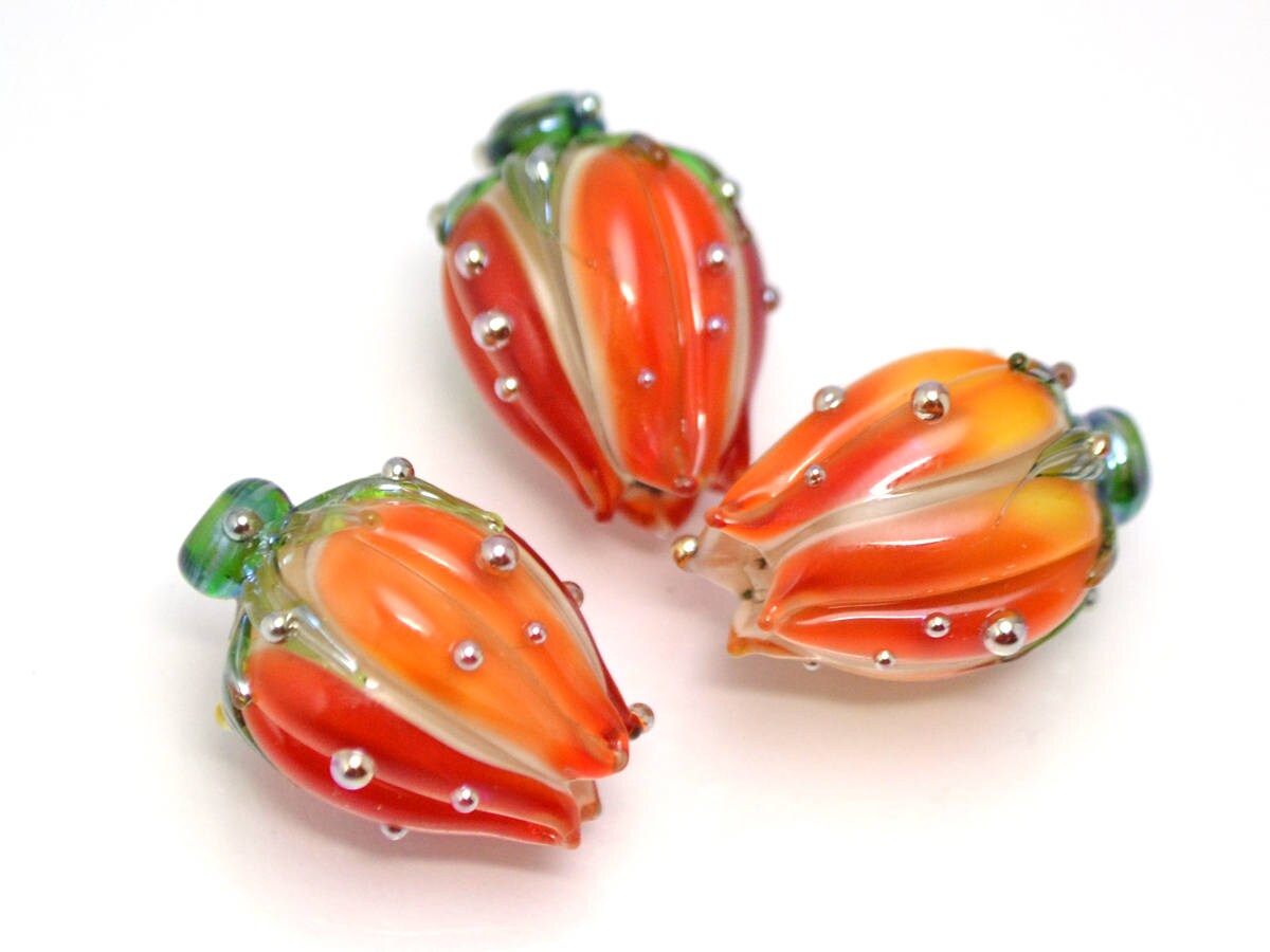 Red rosebud Handmade Lampwork Beads Artisan Lampwork Flower Glass Beads Red Orange Glass Beads Glass Floral Lampwork Flower Bud Rose Beads