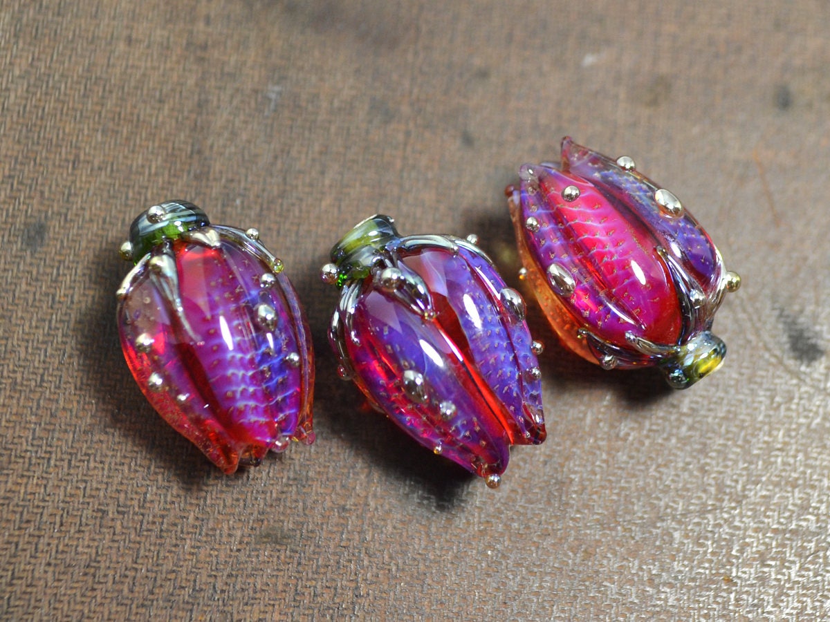 Handmade lampwork Flower lampwork Artisan lampwork Floral pendant Glass Beads pink red wine netting pendant jewelry making romantic silver