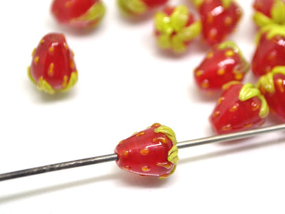 Red Strawberry 10mm glass beads, Lampwork berries, Glass strawberry, Berry fruit beads, Red berries, Garden beads, Artisan lampwork