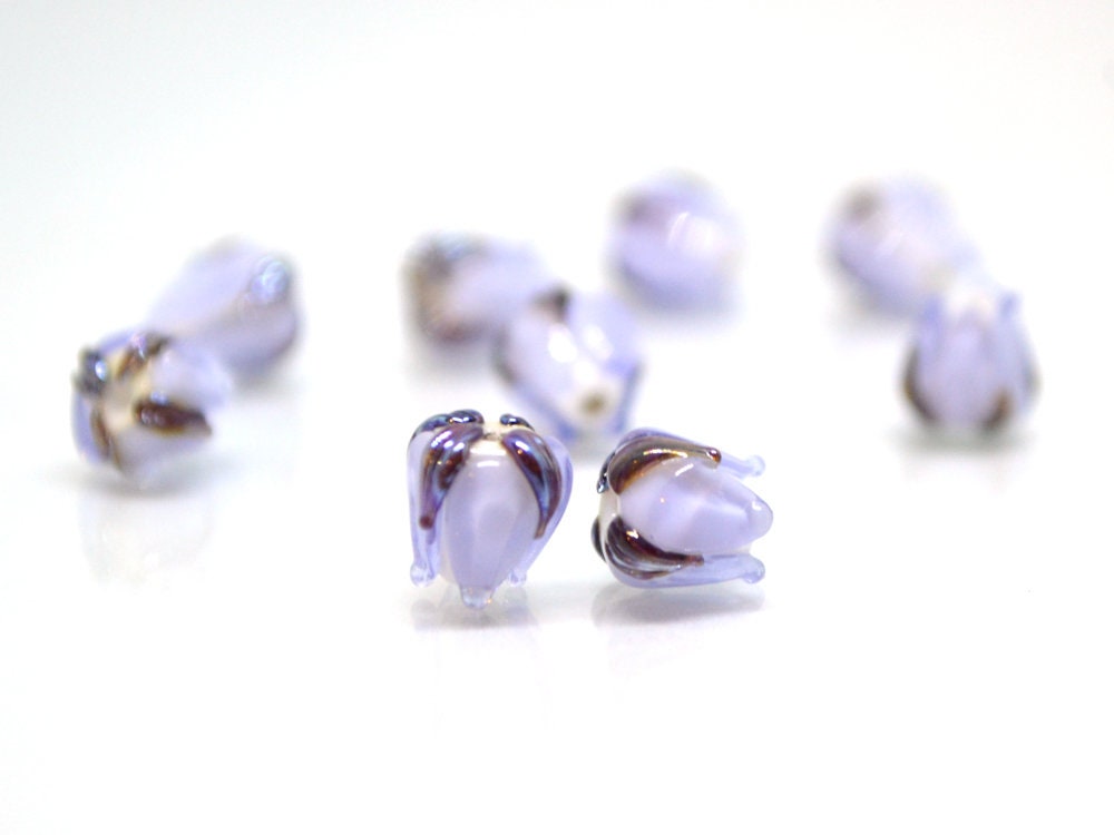 Lavender small lampwork beads, Light purple flower beads, Tiny glass beads, 7mm flower beads, Artisan lampwork