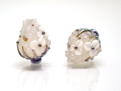 White Glass flower bouquet on lampwork bud beads, Miniature flowers, Glass miniature, Artisan lampwork, White silver glass flower beads