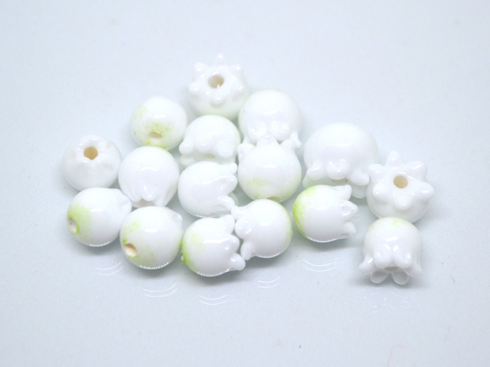 Lampwork lily of the valley beads, Glass may-lily beads, Floral lampwork beads, Tiny beads, White flower bud beads