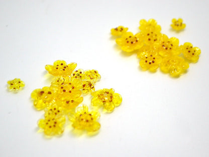 Sunny yellow flower glass beads|Set of 12pcs|Transparent|Opaque|Artisan Lampwork|Bright yellow|Bead set|Sunshine yellow|Floral lampwork bead