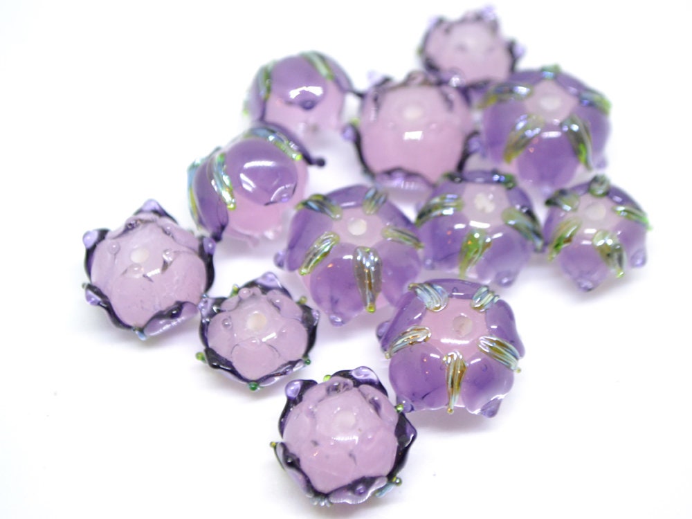 Lavender pink flower beads, Lampwork floral beads, Amethyst flower beads, Lilac glass beads, Purple flower beads, Beads for earrings