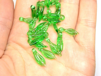 Peridot Green glass leaf beads, Lampwork leaves, Top drilled leaf beads, Jewelry making, Leaf pendant, Light Green Floral lampwork