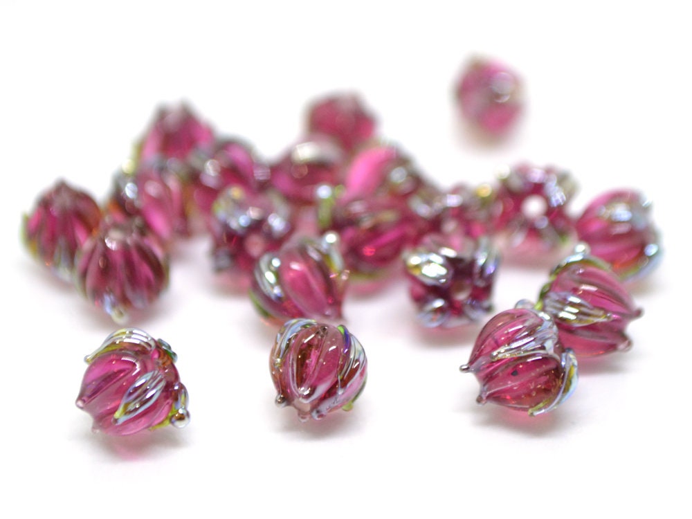 Pink Magenta flower beads, Berry floral beads, Pink yarrow glass beads, Very berry glass beads, 7mm flower beads, Artisan lampwork