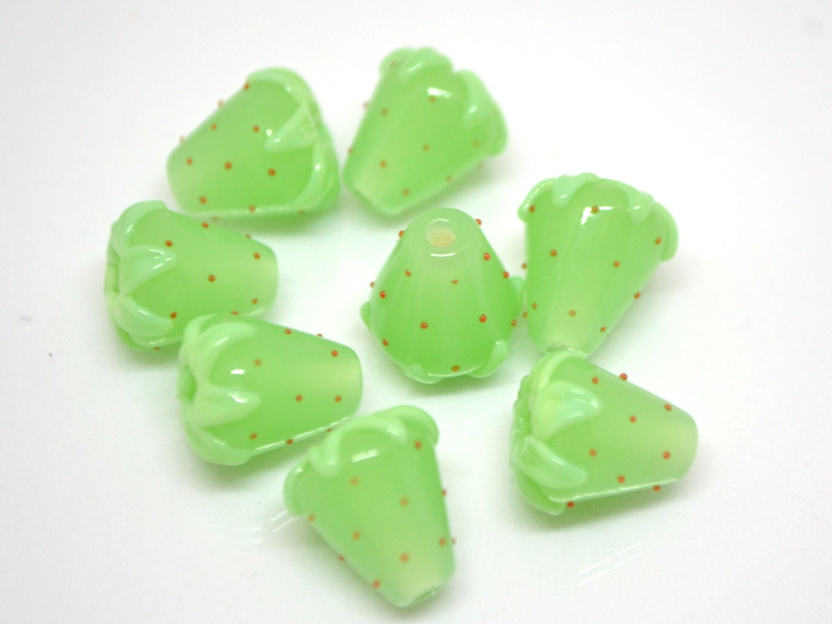 Salad green Strawberry glass beads, Green berry beads, Lampwork berry beads, Lampwork berries, Lampwork strawberry, Berry jewelry