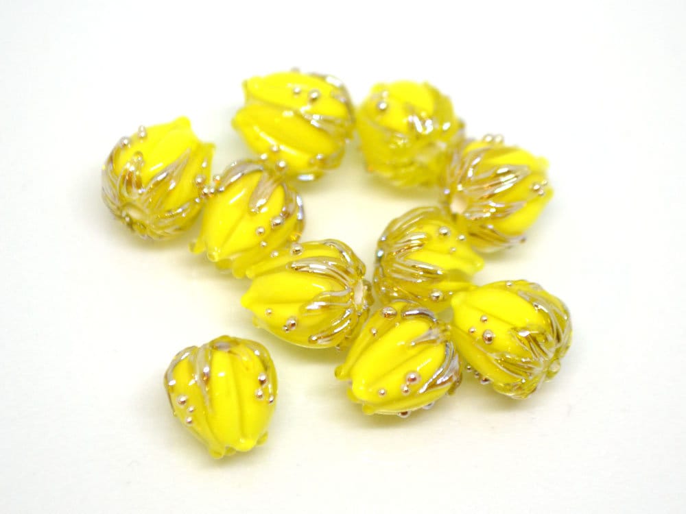 Yellow flower bead, 10mm flower bead, Yellow flower spacer, Sunshine yellow floral beads, Yellow glass flower, Bright yellow beads, Lampwork
