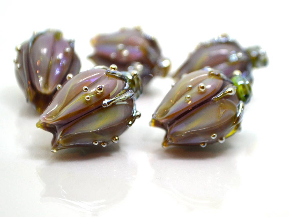 lavender glass flower handmade beads iridescent nothern light artisan lampwork flower beads for jewelry making glass beads purple glass bead