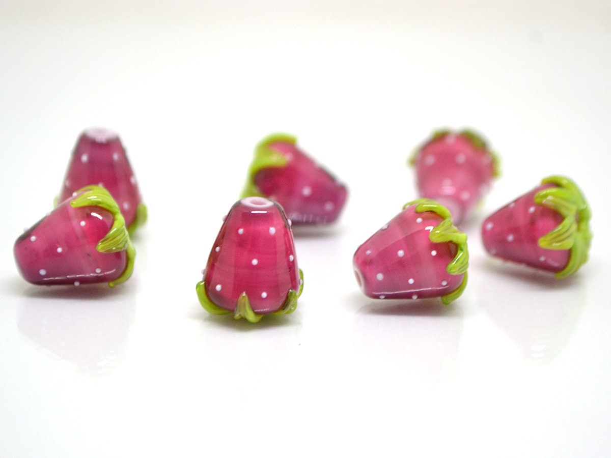 Fuchsia Strawberry glass beads, Magenta berry beads, Lampwork berry beads, Lampwork berries, Lampwork strawberry, Glass berries