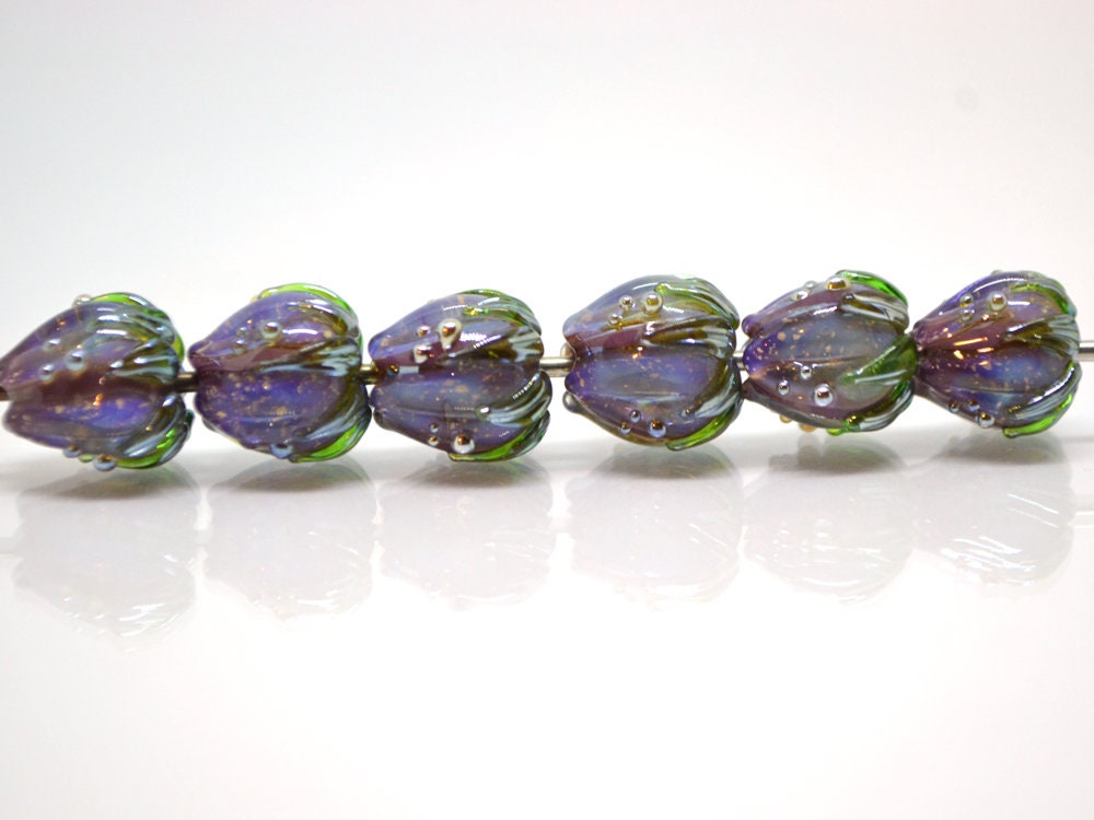 Purple lavender sparkling flower beads green leaves, stardust flower, 10mm flower beads, Glass flower beads Floral lampwork Artisan lampwork