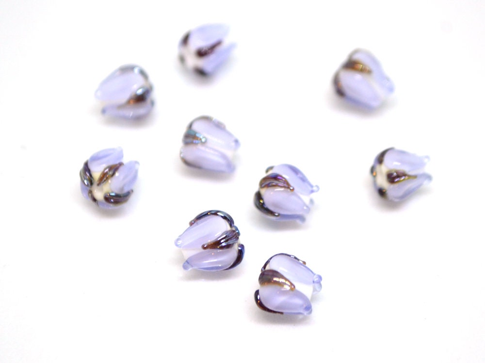 Lavender small lampwork beads, Light purple flower beads, Tiny glass beads, 7mm flower beads, Artisan lampwork