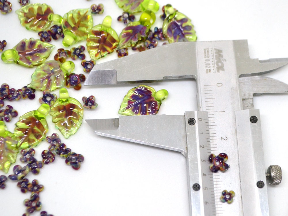 leaf flower set beads lampwork handmade glass leaves small flowers lampwork leaves lampwork leaf beads set leaves glass bead work green leaf