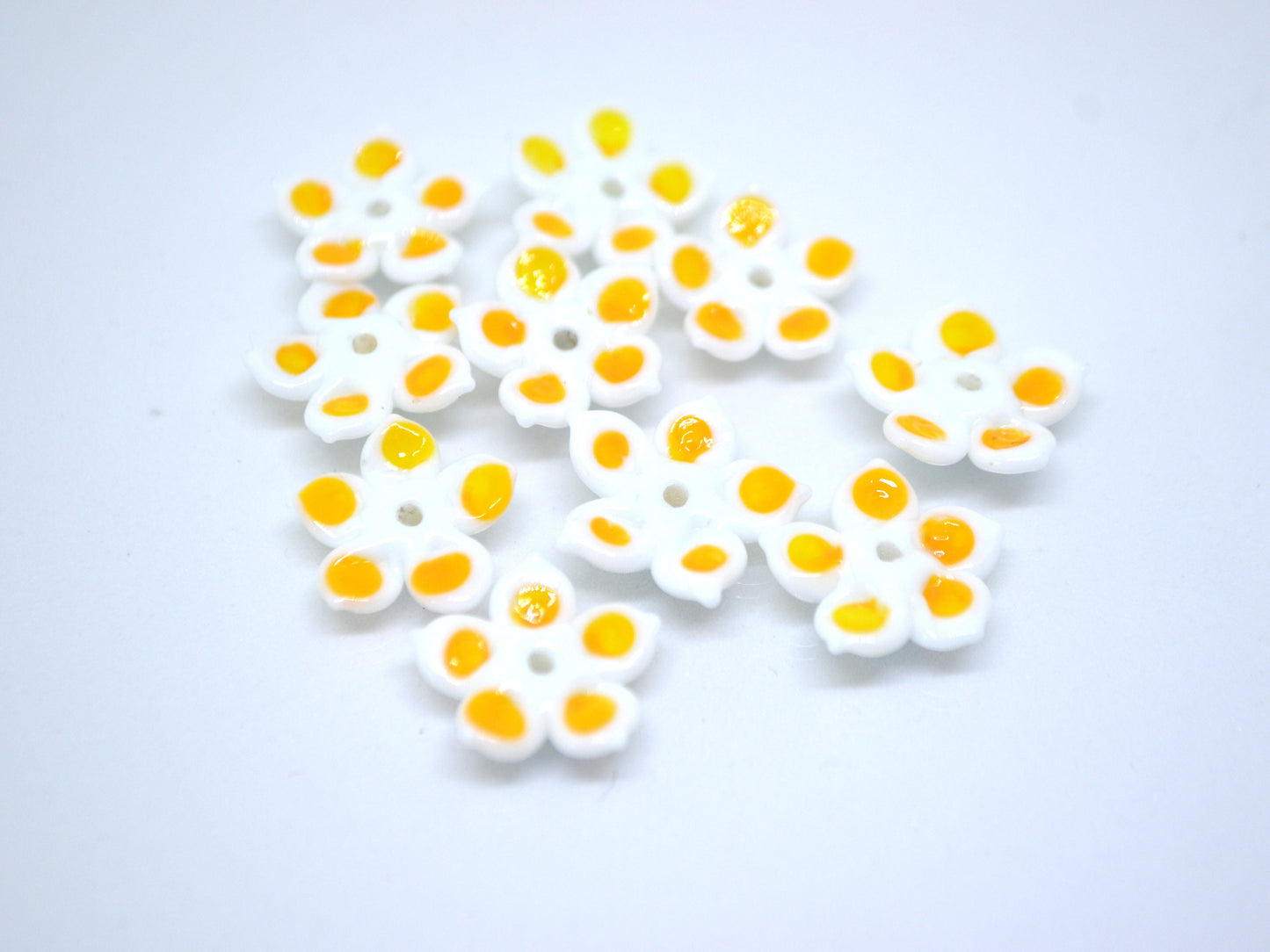 White yellow glass flower beads, Yellow floral lampwork, Glass blossom beads, Field flower bead, Meadow flowers, Artisan lampwork bead,