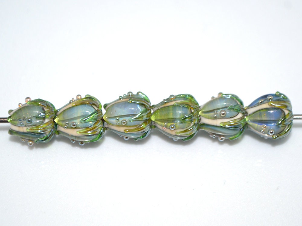 Olive green flower lampwork beads, Pale green glass beads, 10mm flower beads, Artisan lampwork garden floral theme beige gold jewelry supply