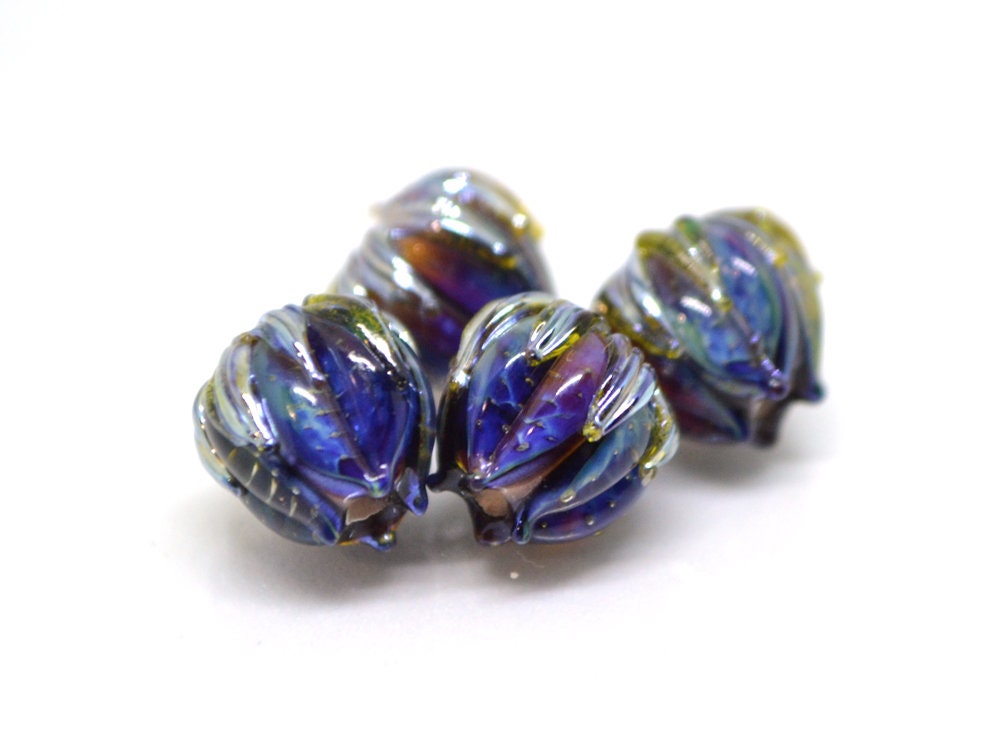 Amazing black blue silver flower beads, Lampwork bud beads, Floral lampwork, 10mm flower beads, Artisan lampwork, galaxy glass beads,netting
