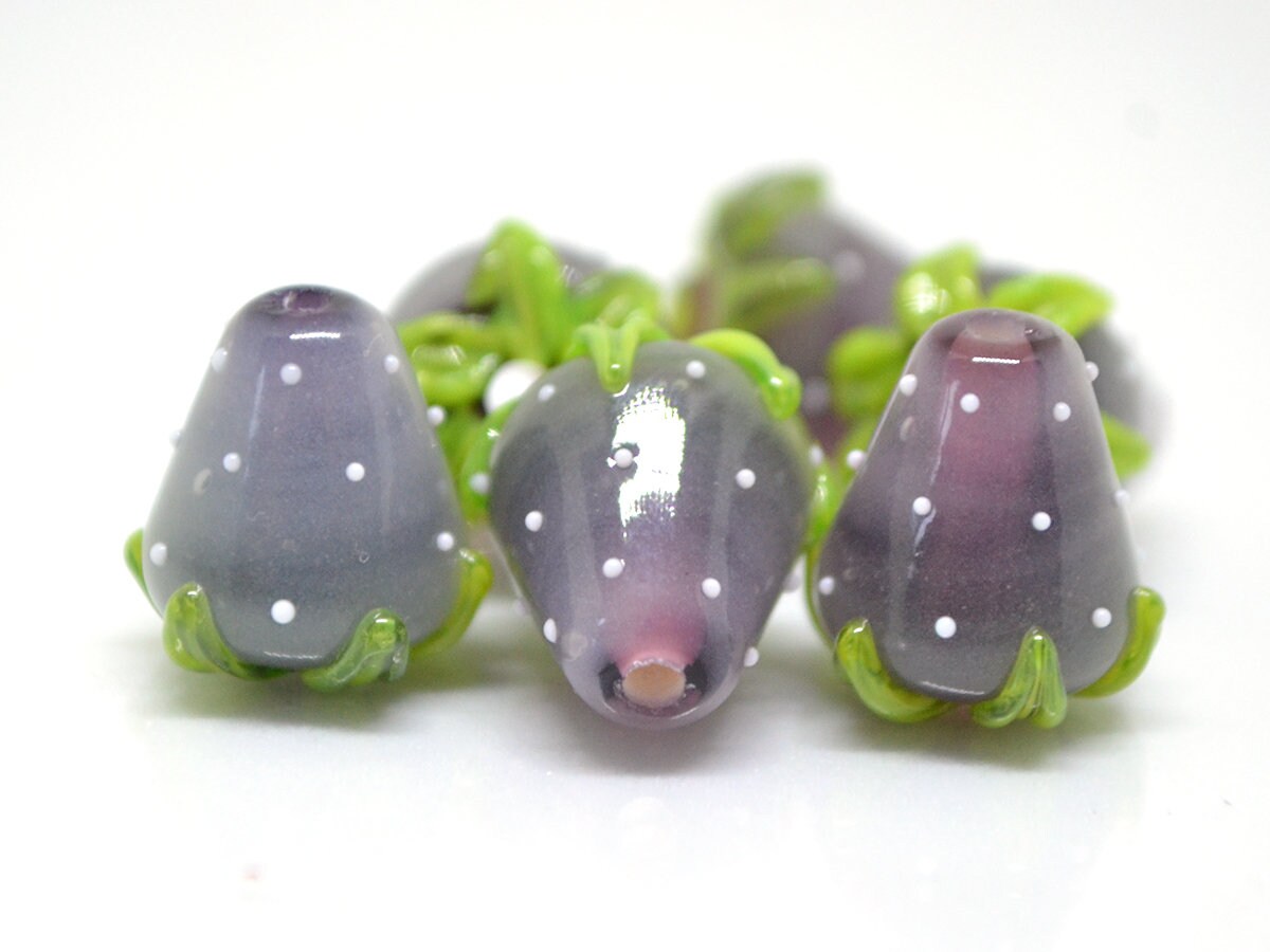 Pale purple Strawberry glass beads, Lampwork berry beads, Lampwork berries, Lampwork strawberry, Berry jewelry, Summer beads