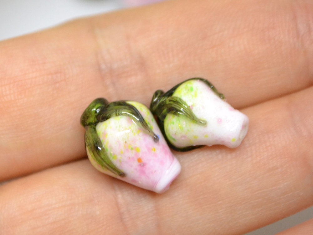Pink white twist rosebud beads, Spring flower Glass Beads, Floral lampwork bead, Pink green flower buds, Artisan lampwork beads, OliVerStar