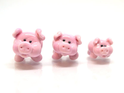 Lampwork pig beads