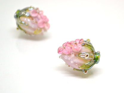 Pink flower bouquet lampwork beads, Tender pink lampwork beads with green leaves, Artisan lampwork, Beads for earrings, one bead
