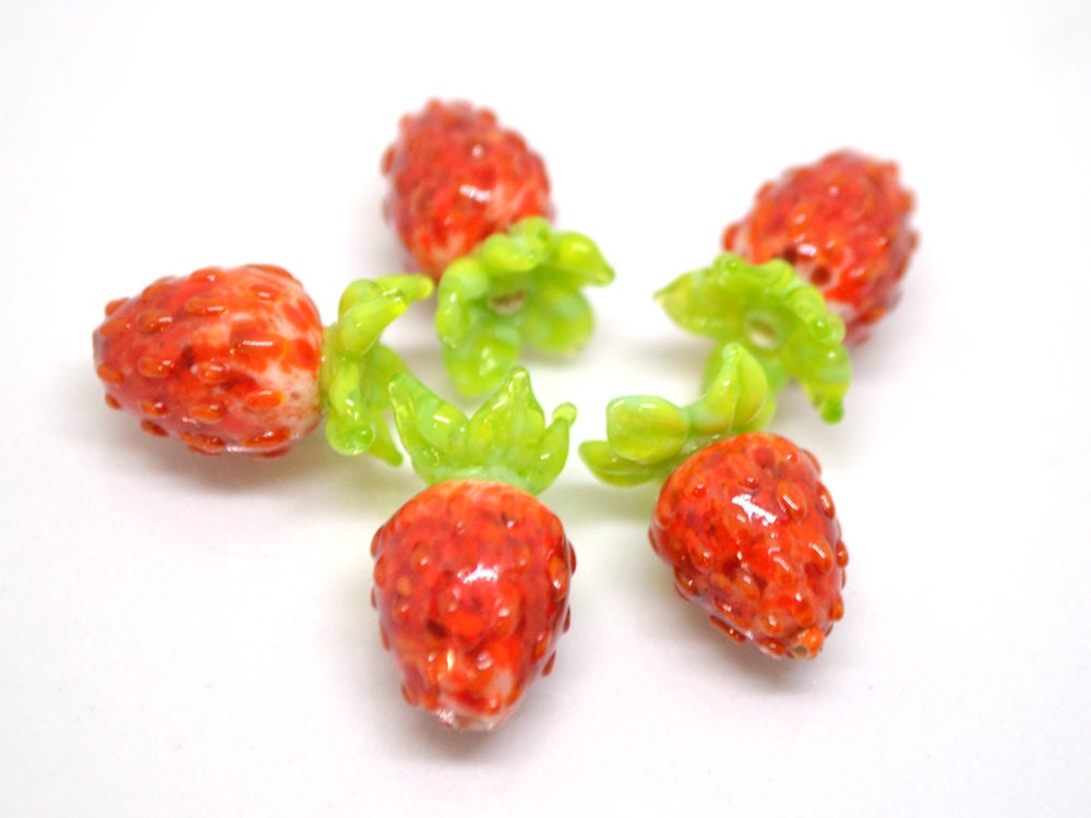 Red lampwork strawberry, Berry glass beads, Lampwork berries, Berry fruit beads, Red green berry beads, Garden glass beads, Berry jewelry